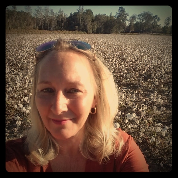 Meet your Posher, Jennifer - Picture 1 of 1